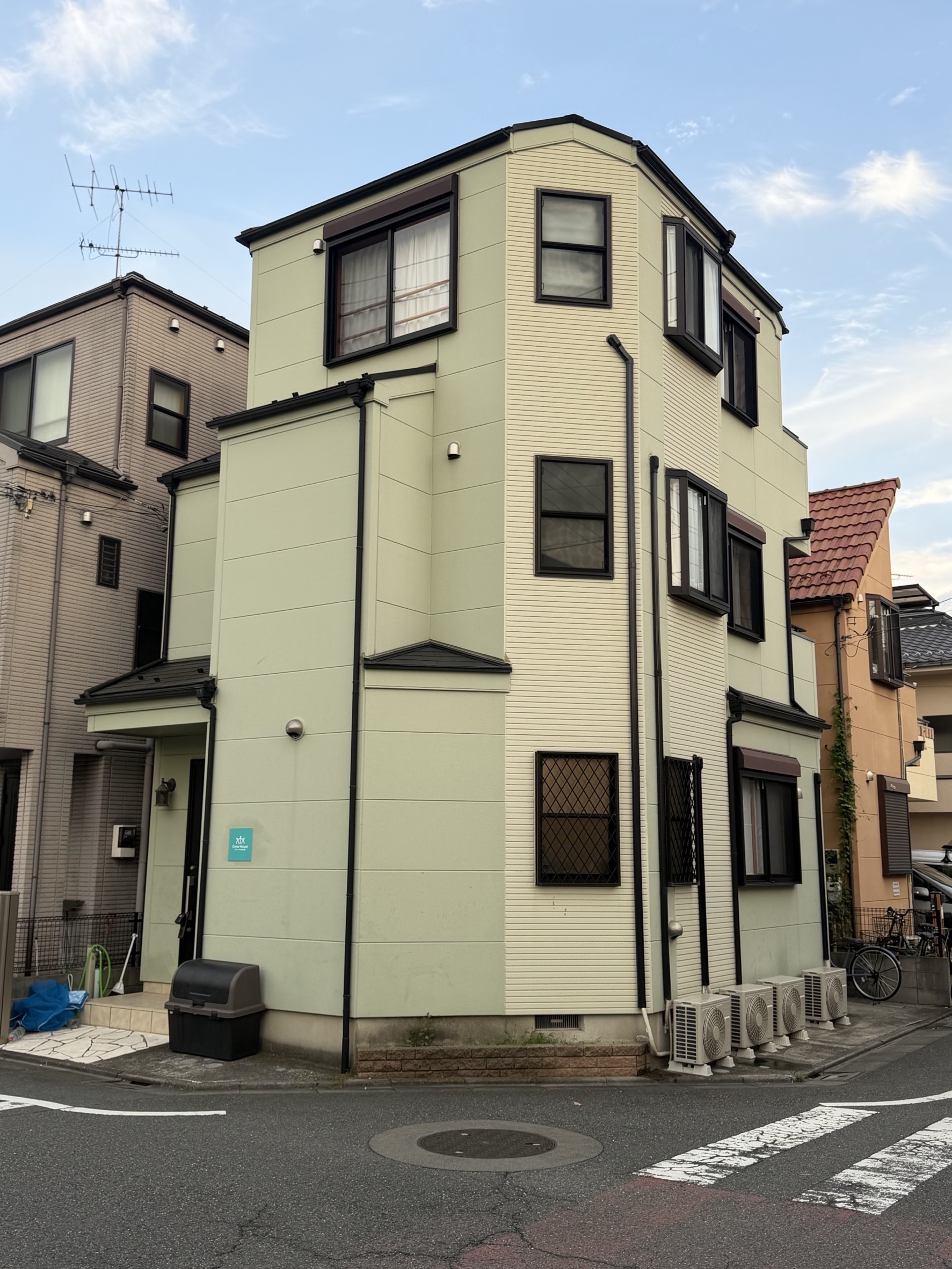 クルーハウスB棟の外観